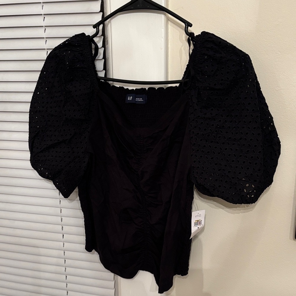 Gap- Elegant Black Puff Sleeve Blouse
